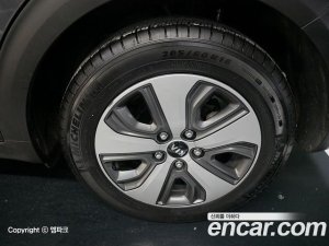 Kia Niro 1.6 HEV 2020 года из Южной Кореи
