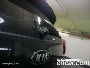 Kia Niro 1.6 HEV 2020 года из Южной Кореи