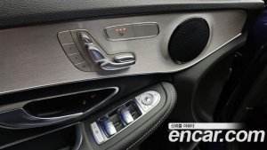 Mercedes-Benz C-Class C300e 4MATIC AMG Line 2020 года из Южной Кореи