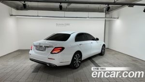 Mercedes-Benz E-Class E300e 4MATIC Exclusive 2020 года из Южной Кореи