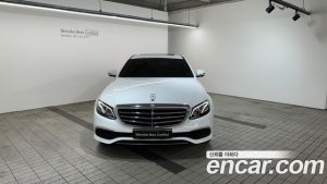 Mercedes-Benz E-Class E300e 4MATIC Exclusive 2020 года из Южной Кореи