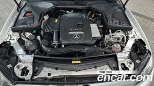 Mercedes-Benz E-Class E300e 4MATIC Exclusive 2020 года из Южной Кореи