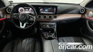 Mercedes-Benz E-Class E300e 4MATIC Exclusive 2020 года из Южной Кореи