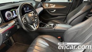 Mercedes-Benz E-Class E300e 4MATIC Exclusive 2020 года из Южной Кореи