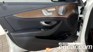 Mercedes-Benz E-Class E300e 4MATIC Exclusive 2020 года из Южной Кореи
