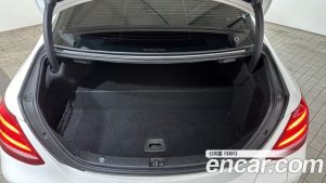 Mercedes-Benz E-Class E300e 4MATIC Exclusive 2020 года из Южной Кореи