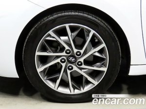 Hyundai AVANTE 1.6 2020 года из Южной Кореи