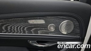 Mercedes-Benz E-Class E350 4MATIC AMG Line 2021 года из Южной Кореи