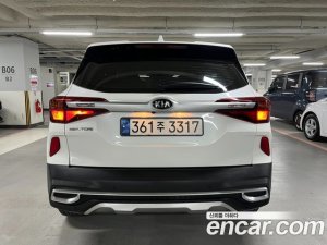 Kia Seltos Дизель 1.6 2WD 2022 года из Южной Кореи
