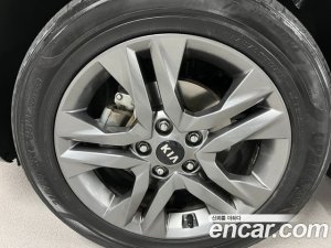 Kia Seltos Дизель 1.6 2WD 2022 года из Южной Кореи