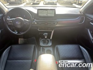 Kia Seltos Дизель 1.6 2WD 2021 года из Южной Кореи
