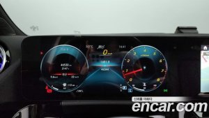 Mercedes-Benz GLA-Class GLA220 2021 года из Южной Кореи