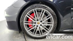 Porsche Panamera 4.0 GTS 2019 года из Южной Кореи