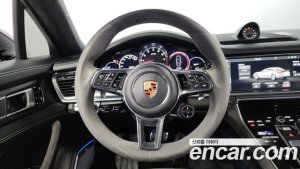 Porsche Panamera 4.0 GTS 2019 года из Южной Кореи