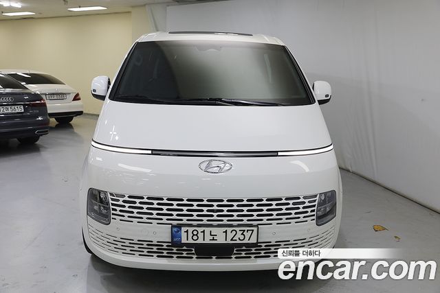 Hyundai Staria 4WD Tourer 9-Seater 2022 года из Кореи