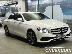 Mercedes-Benz E-Class E220d Avantgarde 2020 года из Южной Кореи