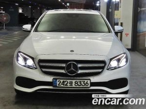 Mercedes-Benz E-Class E220d Avantgarde 2020 года из Южной Кореи