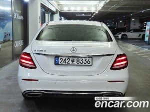 Mercedes-Benz E-Class E220d Avantgarde 2020 года из Южной Кореи