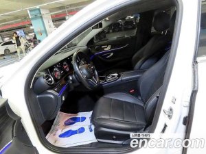 Mercedes-Benz E-Class E220d Avantgarde 2020 года из Южной Кореи
