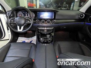 Mercedes-Benz E-Class E220d Avantgarde 2020 года из Южной Кореи