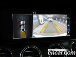 Mercedes-Benz E-Class E220d Avantgarde 2020 года из Южной Кореи