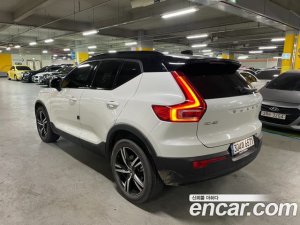 Volvo XC40 B4 R-디자인 2021 года из Южной Кореи