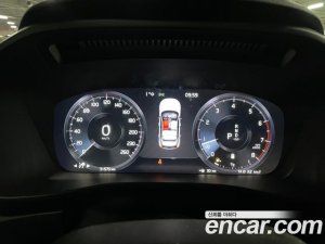 Volvo XC40 B4 R-디자인 2021 года из Южной Кореи
