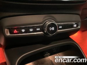 Volvo XC40 B4 R-디자인 2021 года из Южной Кореи