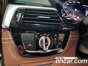 BMW 5-Series M550i xDrive 2021 года из Южной Кореи