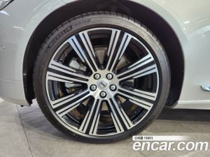 Volvo S90 B6 AWD Inscription 2021 года из Южной Кореи