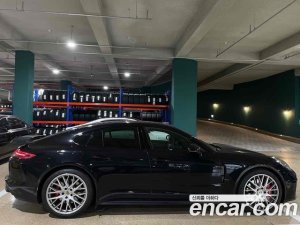 Porsche Panamera 4.0 GTS 2020 года из Южной Кореи