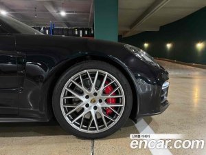 Porsche Panamera 4.0 GTS 2020 года из Южной Кореи