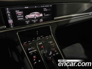 Porsche Panamera 4.0 GTS 2020 года из Южной Кореи