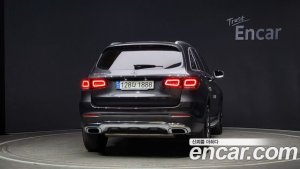 Mercedes-Benz GLC-Class GLC300e 4MATIC 2021 года из Южной Кореи