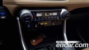 Toyota RAV4 2.5 2WD HYBRID 2021 года из Южной Кореи