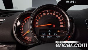 Mini Clubman Savile Row Edition 2020 года из Южной Кореи