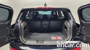 Mini Clubman Savile Row Edition 2020 года из Южной Кореи