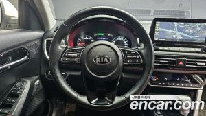 Kia Seltos Бензин 1.6 Turbo 2WD 2020 года из Южной Кореи