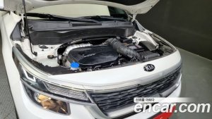 Kia Seltos Бензин 1.6 Turbo 2WD 2020 года из Южной Кореи