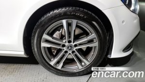 Mercedes-Benz E-Class E350 4MATIC Avantgarde 2021 года из Южной Кореи