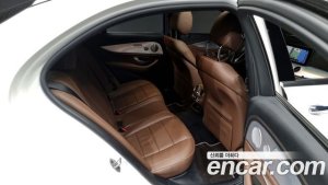Mercedes-Benz E-Class E350 4MATIC Avantgarde 2021 года из Южной Кореи