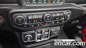 Jeep Wrangler 2.0 Overland Unlimited Top 4Door 2021 года из Южной Кореи