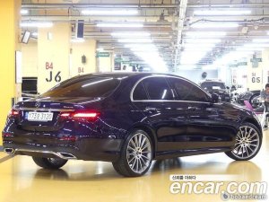 Mercedes-Benz E-Class E350 4MATIC AMG Line 2021 года из Южной Кореи