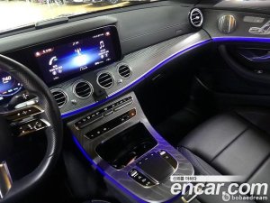 Mercedes-Benz E-Class E350 4MATIC AMG Line 2021 года из Южной Кореи