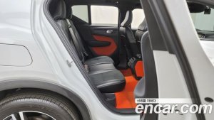 Volvo XC40 T4 R-디자인 2020 года из Южной Кореи