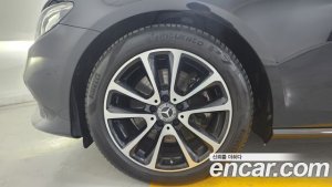 Mercedes-Benz E-Class E250 Avantgarde 2020 года из Южной Кореи