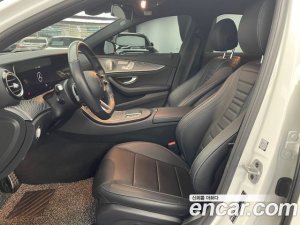Mercedes-Benz E-Class E350 4MATIC AMG Line 2021 года из Южной Кореи