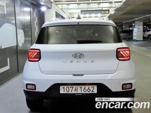 Hyundai Venue 1.6 Flux 2020 года из Южной Кореи