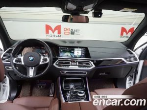 BMW X5 xDrive 40i M Sport Online Exclusive Edition 2021 года из Южной Кореи