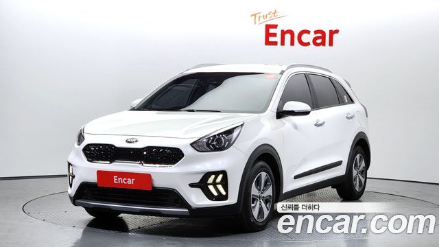 Kia Niro 1.6 HEV 2021 года из Кореи